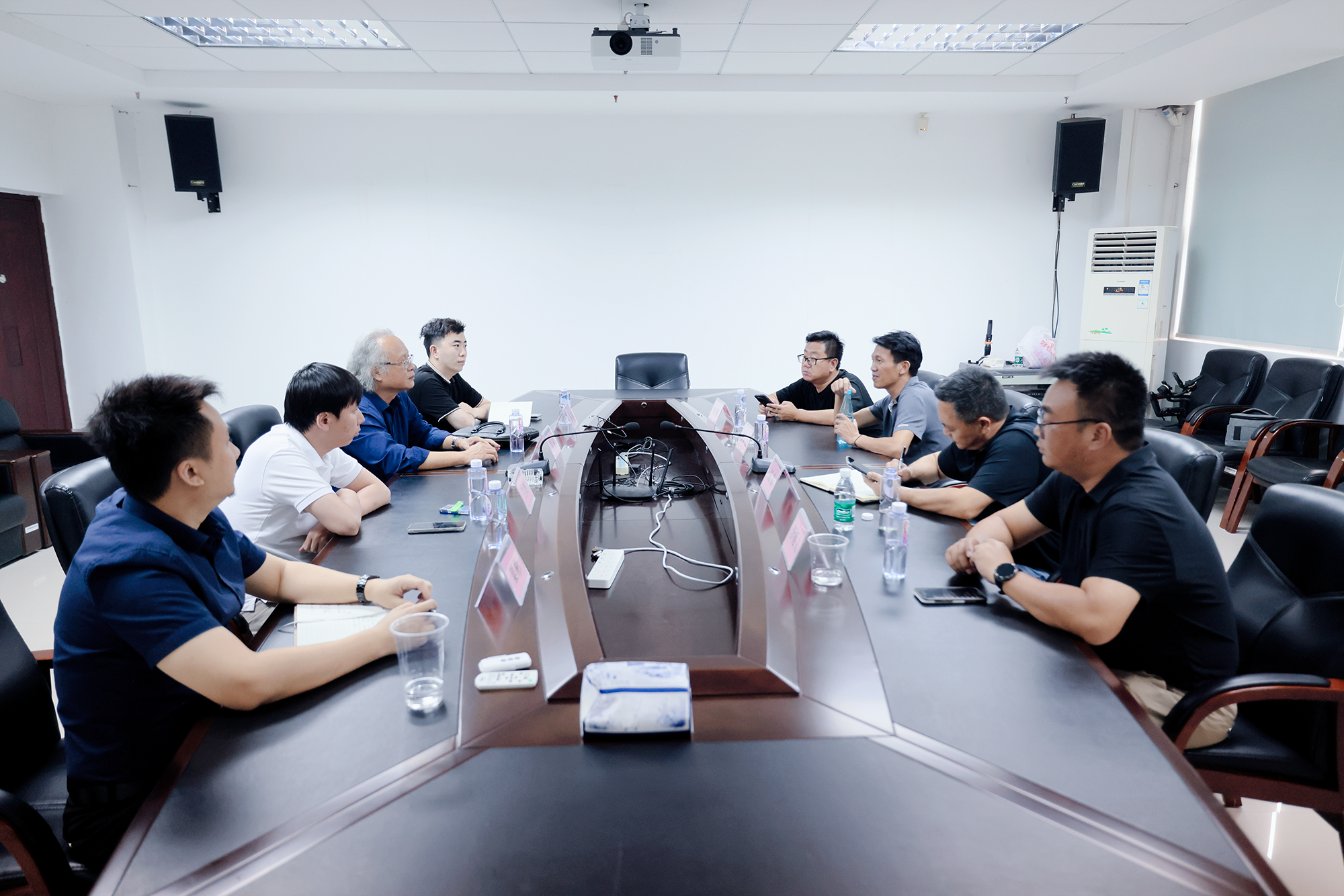 云南德宏州考察团到访广西海酩威